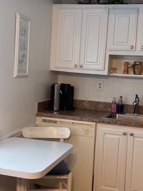 На продажу: $85,000 (2 спален, 2 ванн, 920 Квадратных фут)