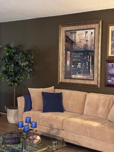 На продажу: $85,000 (2 спален, 2 ванн, 920 Квадратных фут)