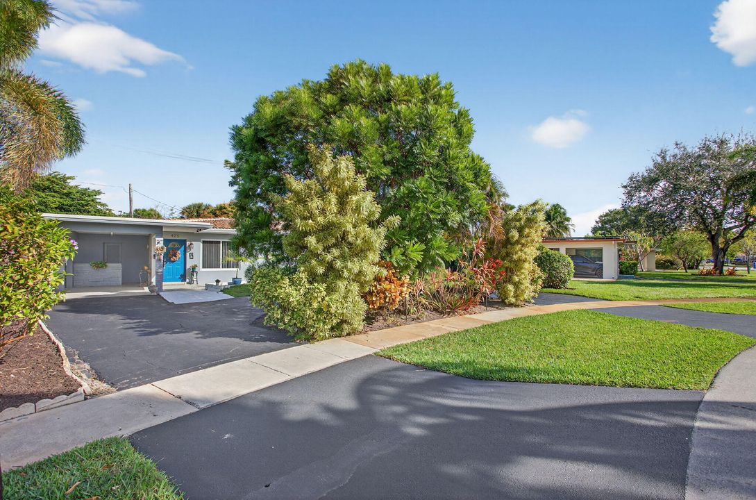 For Sale: $639,900 (3 beds, 2 baths, 1292 Square Feet)