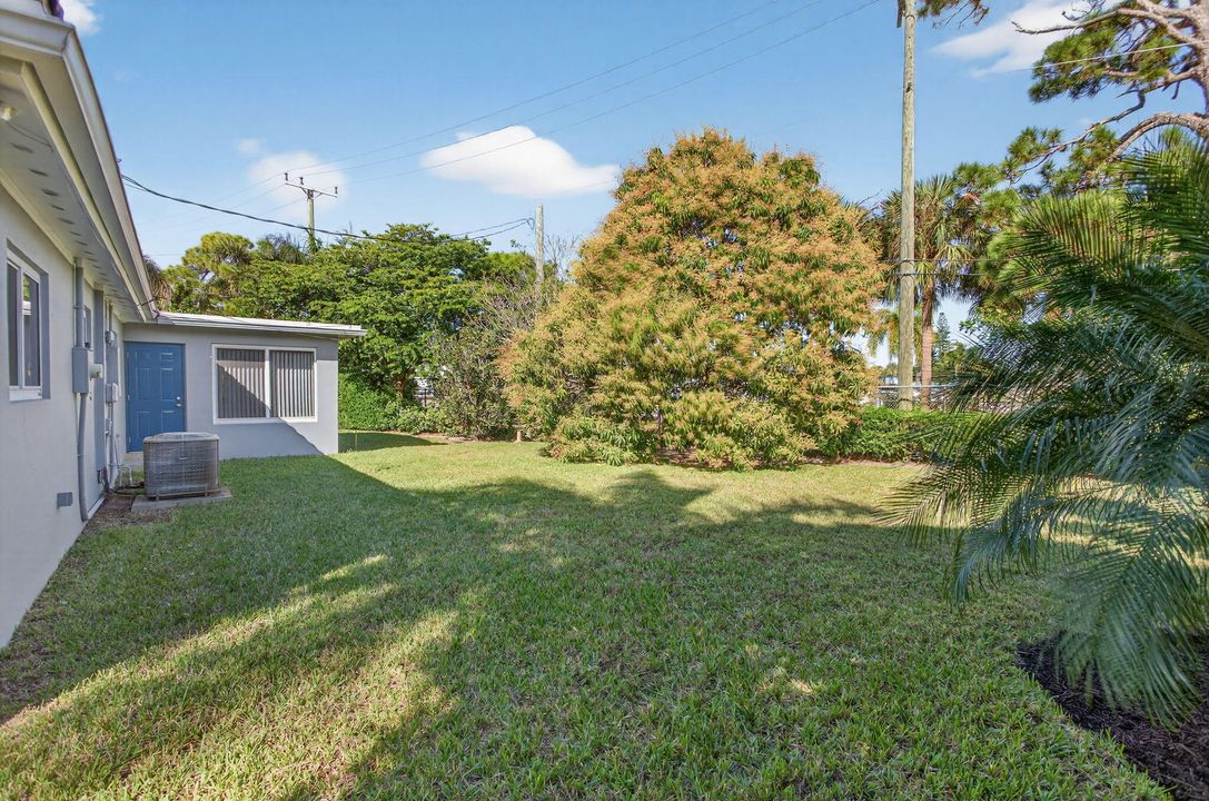 For Sale: $639,900 (3 beds, 2 baths, 1292 Square Feet)