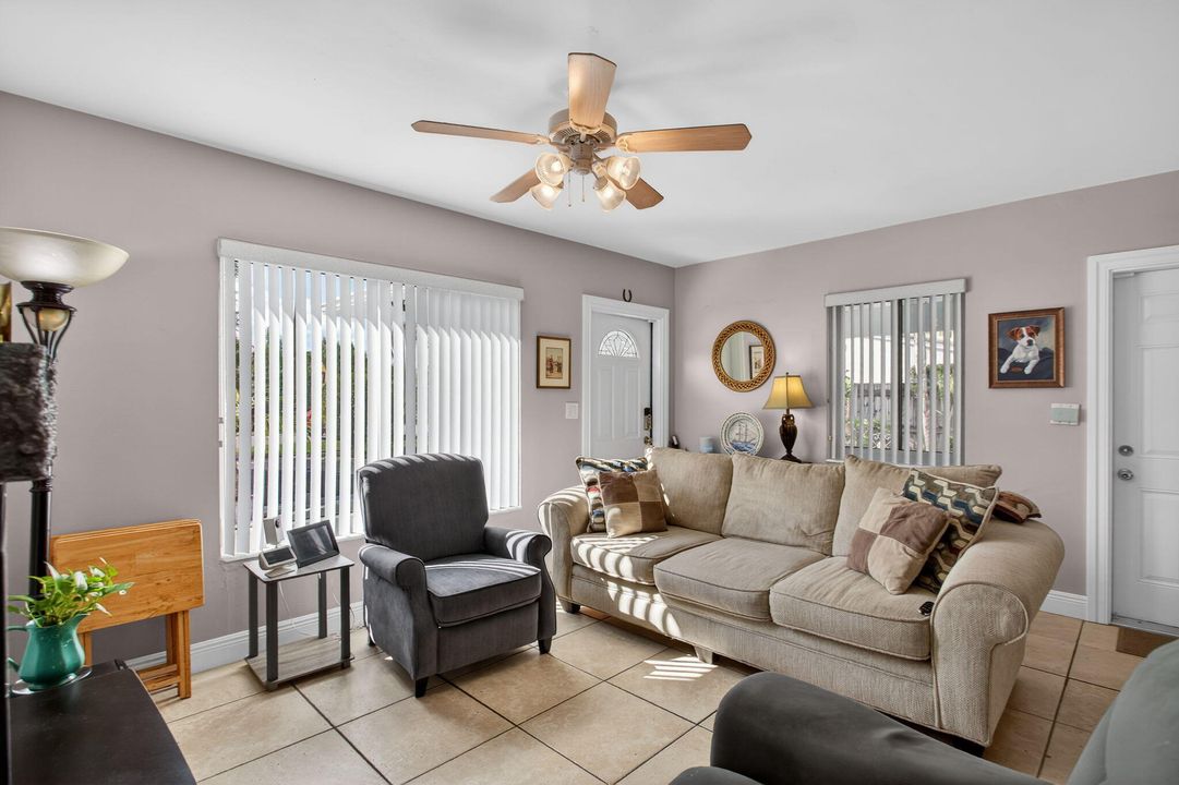 For Sale: $639,900 (3 beds, 2 baths, 1292 Square Feet)