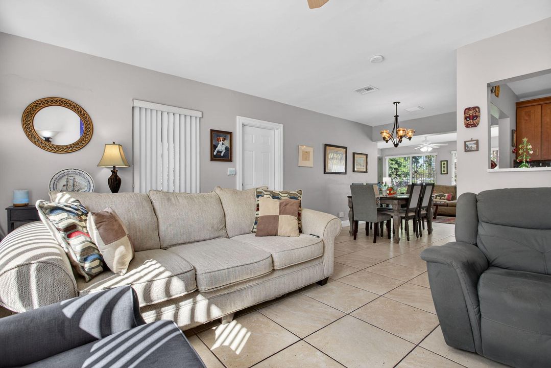 For Sale: $639,900 (3 beds, 2 baths, 1292 Square Feet)