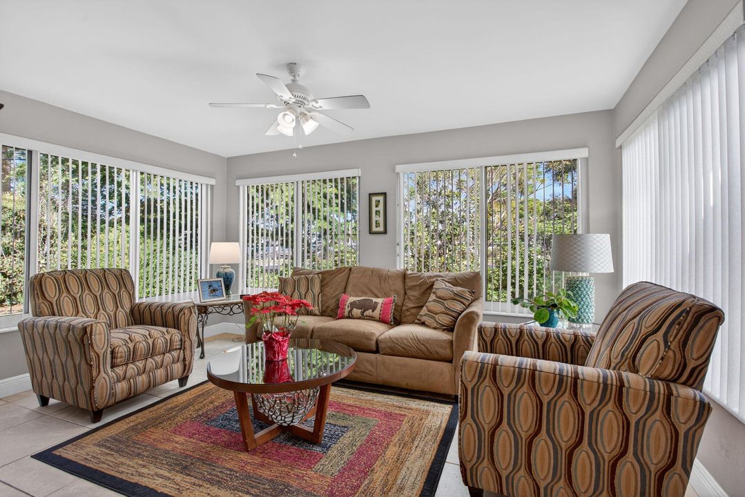 For Sale: $639,900 (3 beds, 2 baths, 1292 Square Feet)