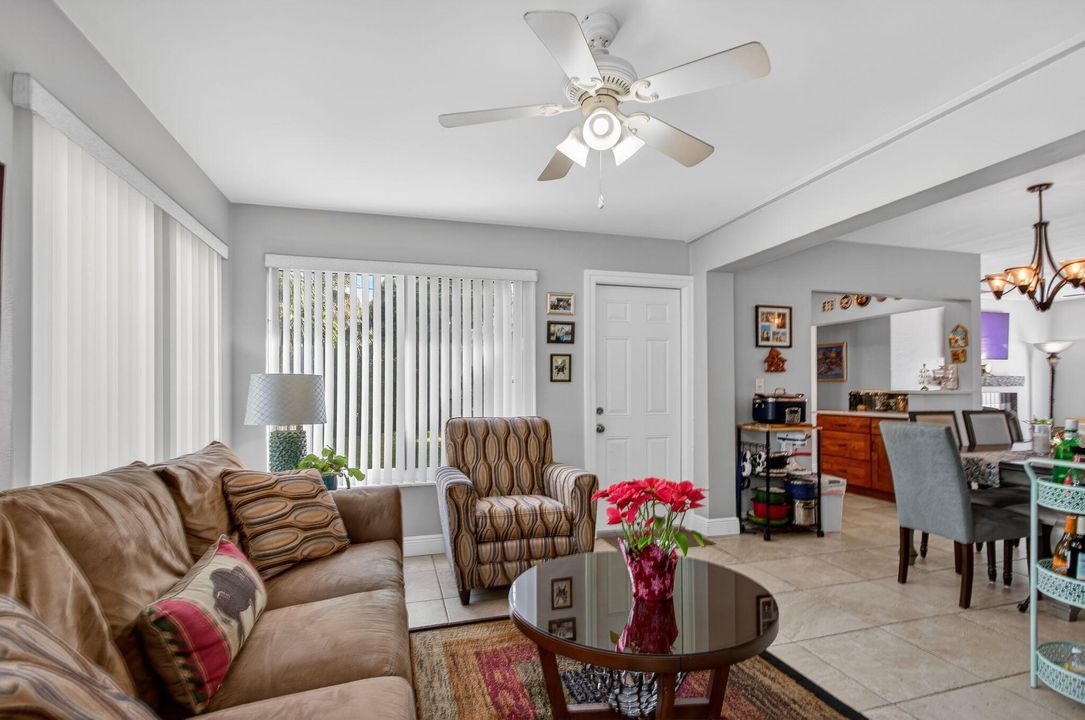 For Sale: $639,900 (3 beds, 2 baths, 1292 Square Feet)