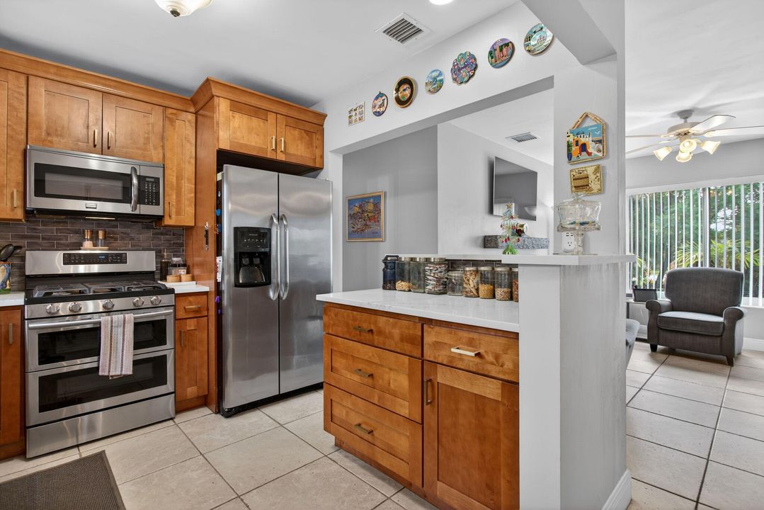 For Sale: $639,900 (3 beds, 2 baths, 1292 Square Feet)