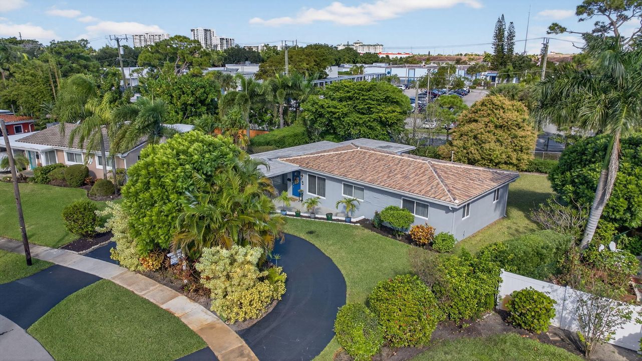 For Sale: $639,900 (3 beds, 2 baths, 1292 Square Feet)