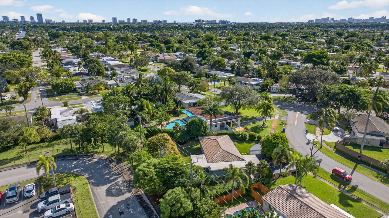 For Sale: $639,900 (3 beds, 2 baths, 1292 Square Feet)