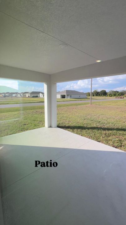 For Rent: $2,700 (4 beds, 2 baths, 2104 Square Feet)