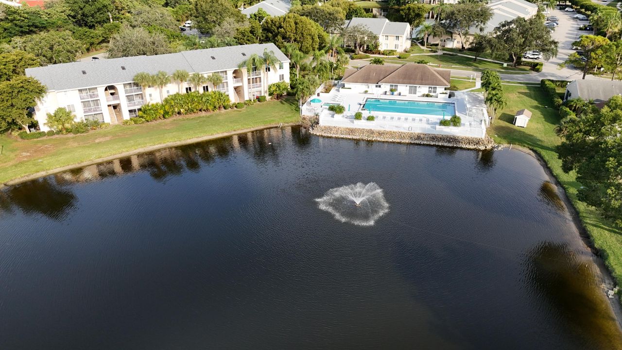 For Rent: $2,200 (2 beds, 2 baths, 965 Square Feet)