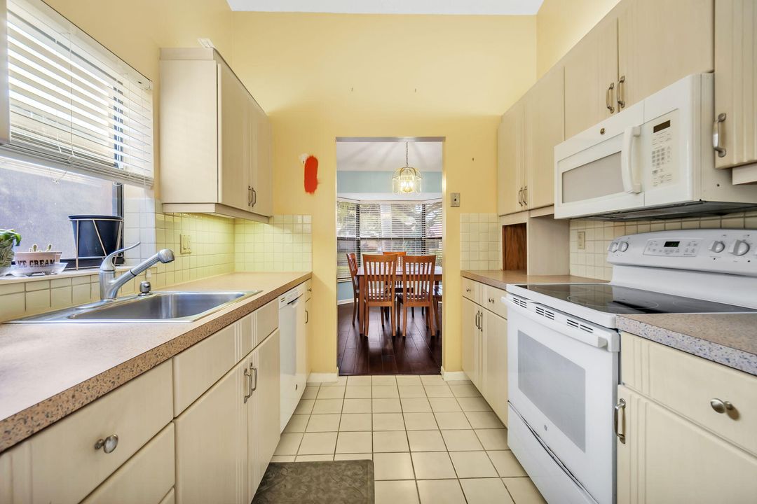 For Sale: $430,000 (2 beds, 2 baths, 1594 Square Feet)