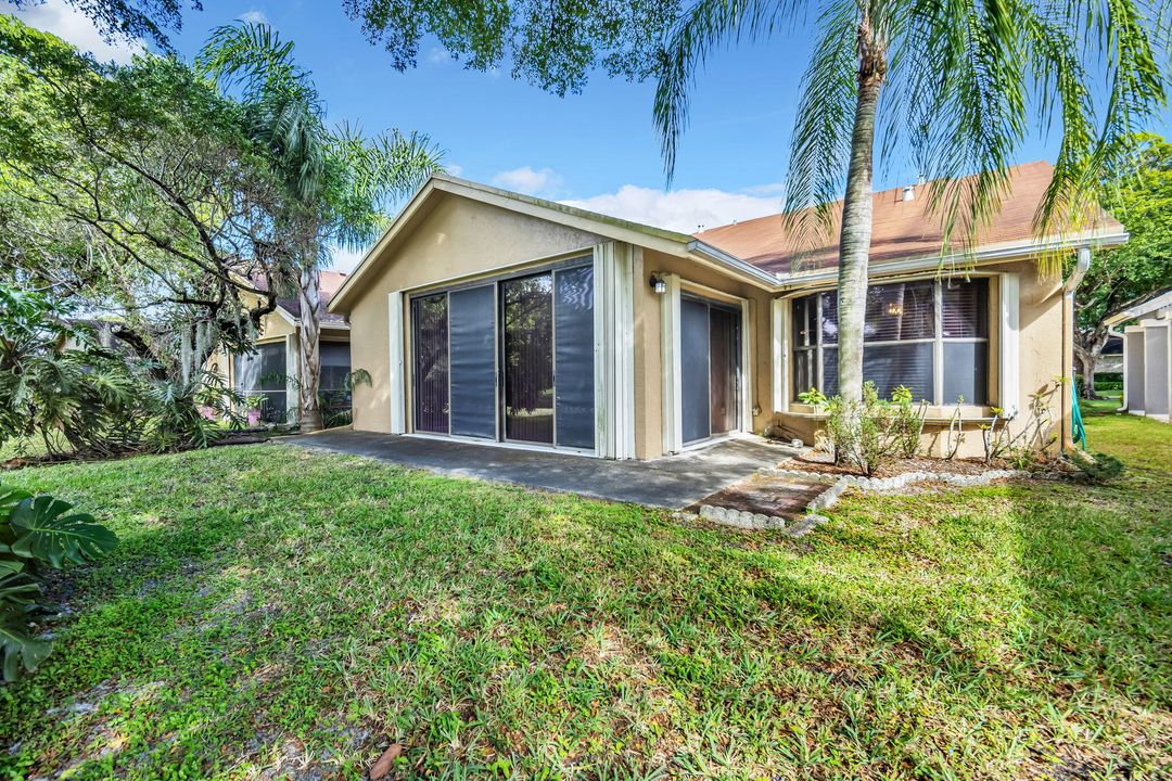 For Sale: $430,000 (2 beds, 2 baths, 1594 Square Feet)