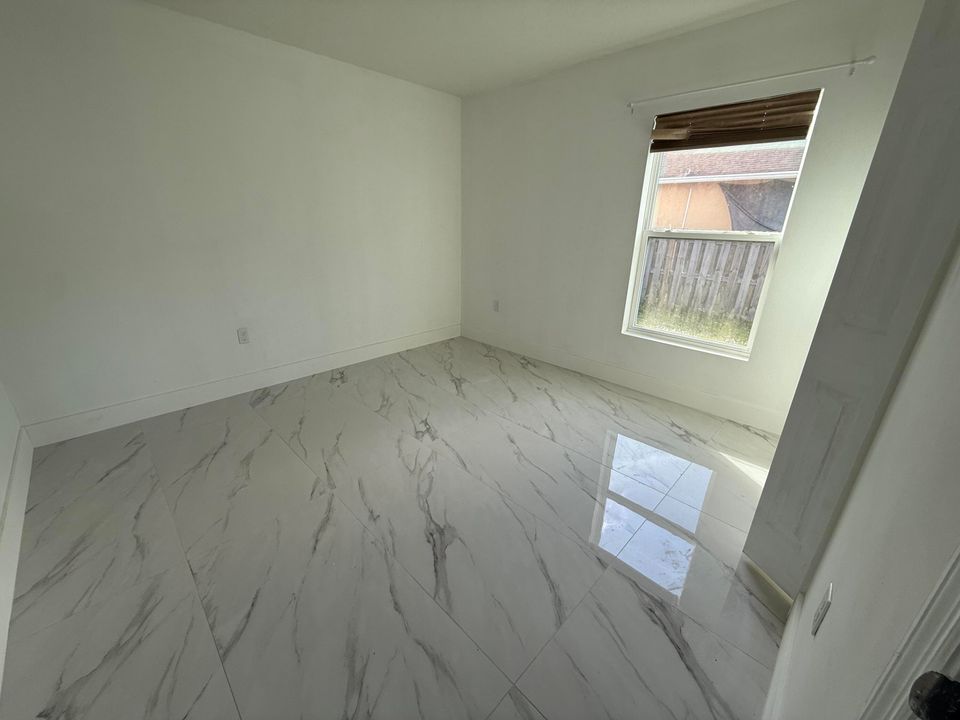 En Renta: $2,600 (4 camas, 2 baños, 1806 Pies cuadrados)