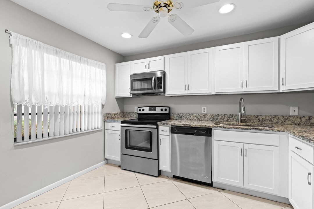 На продажу: $250,000 (2 спален, 2 ванн, 1216 Квадратных фут)