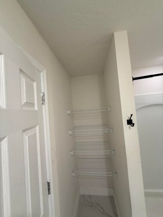 En Renta: $2,600 (4 camas, 2 baños, 1806 Pies cuadrados)