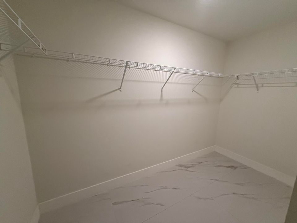 En Renta: $2,600 (4 camas, 2 baños, 1806 Pies cuadrados)