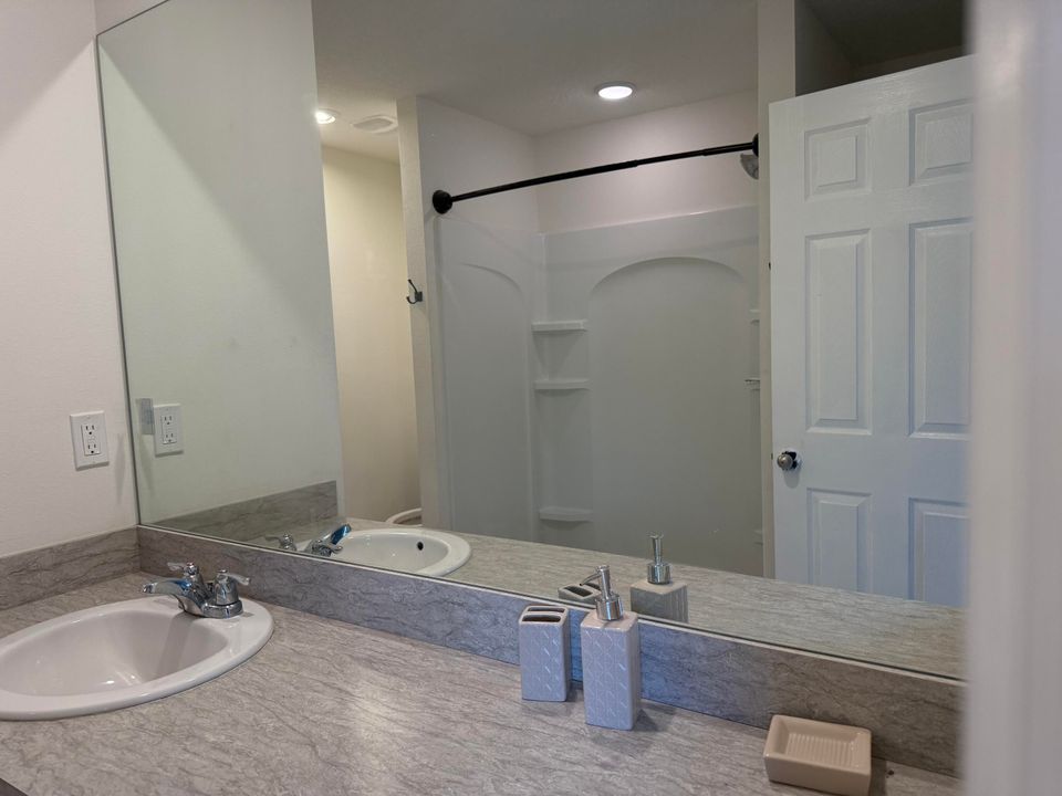 En Renta: $2,600 (4 camas, 2 baños, 1806 Pies cuadrados)