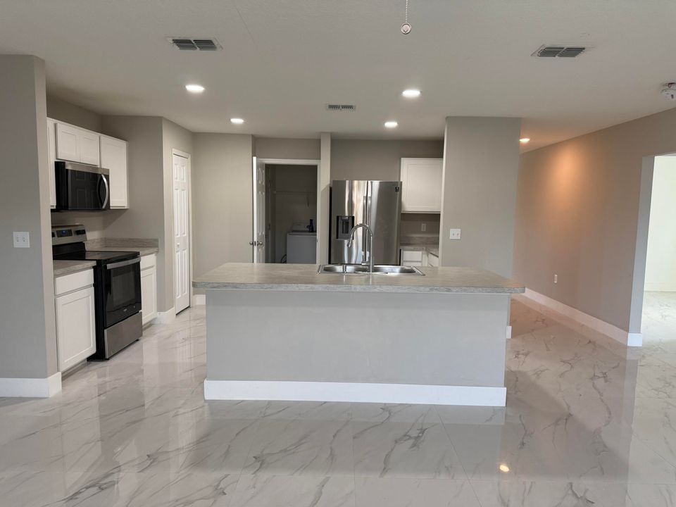 En Renta: $2,600 (4 camas, 2 baños, 1806 Pies cuadrados)