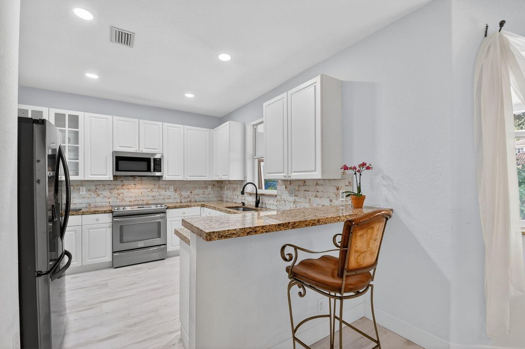 For Sale: $750,000 (4 beds, 2 baths, 2414 Square Feet)
