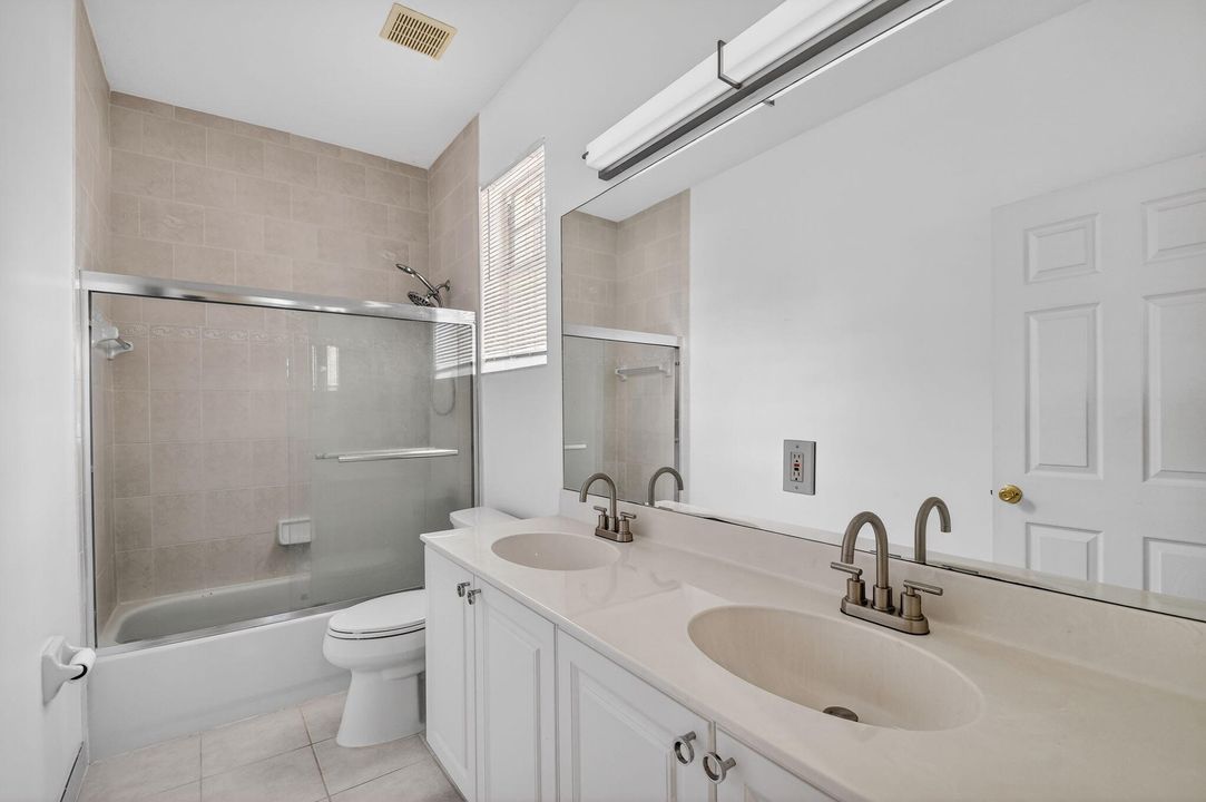 For Sale: $750,000 (4 beds, 2 baths, 2414 Square Feet)