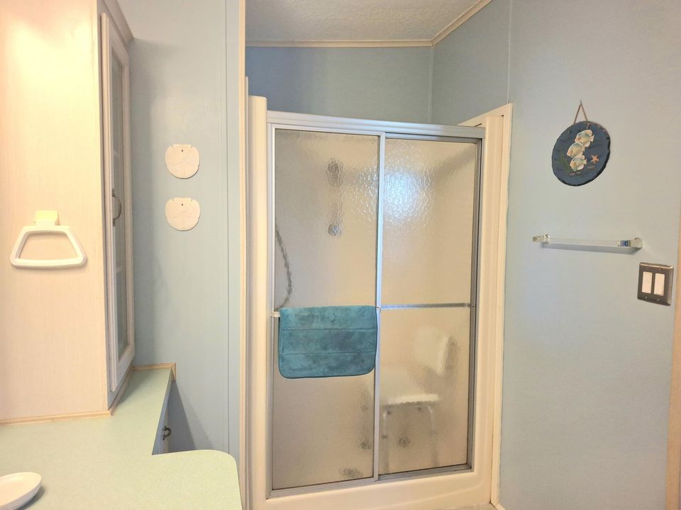 For Sale: $189,900 (2 beds, 2 baths, 1264 Square Feet)