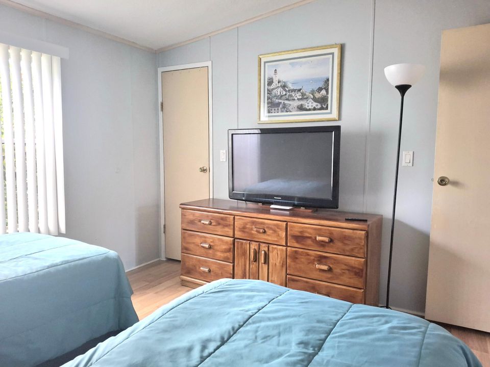 For Sale: $189,900 (2 beds, 2 baths, 1264 Square Feet)