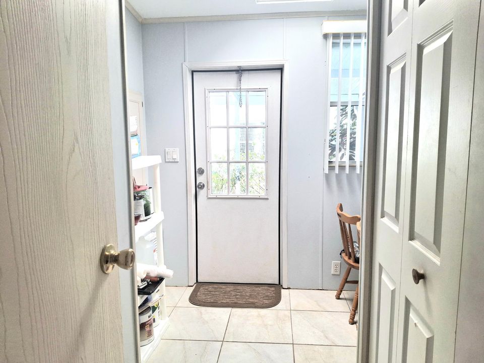 For Sale: $189,900 (2 beds, 2 baths, 1264 Square Feet)