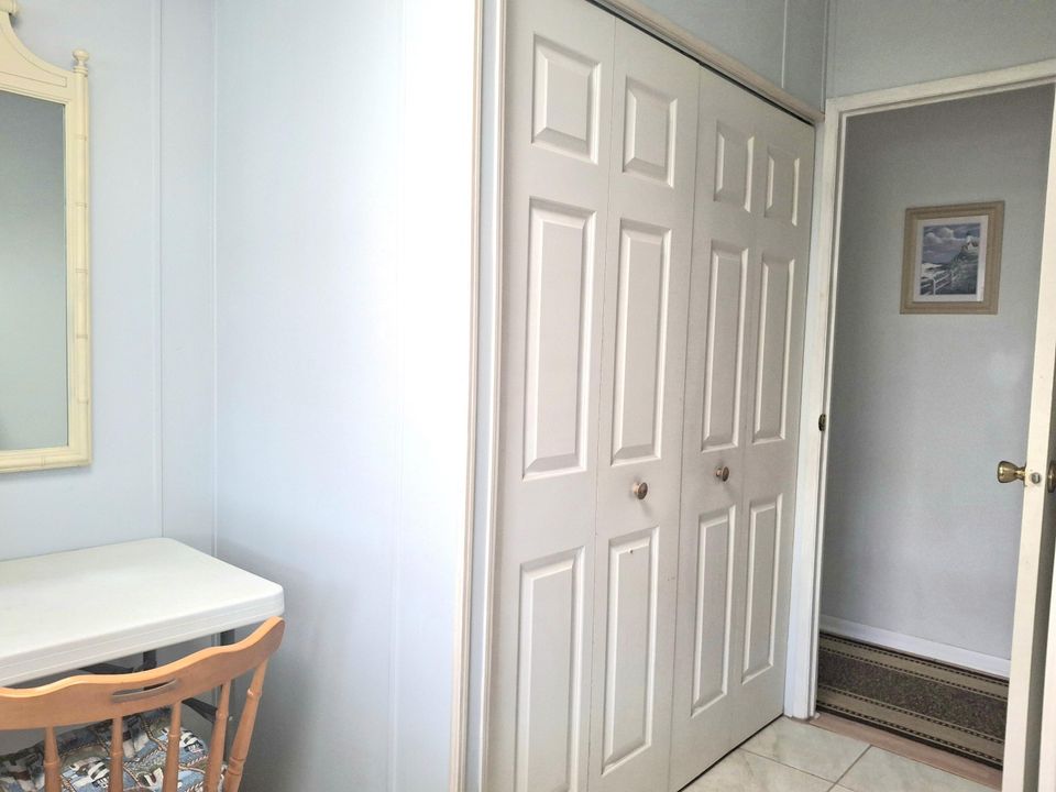 For Sale: $189,900 (2 beds, 2 baths, 1264 Square Feet)