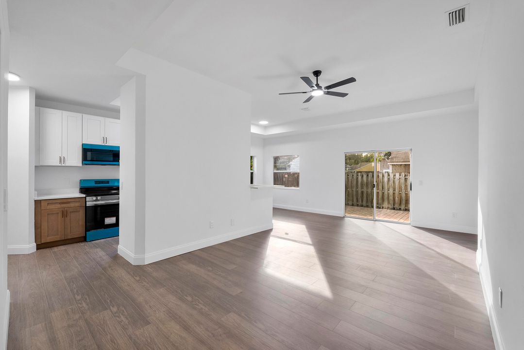 En Venta: $489,999 (2 camas, 2 baños, 1077 Pies cuadrados)