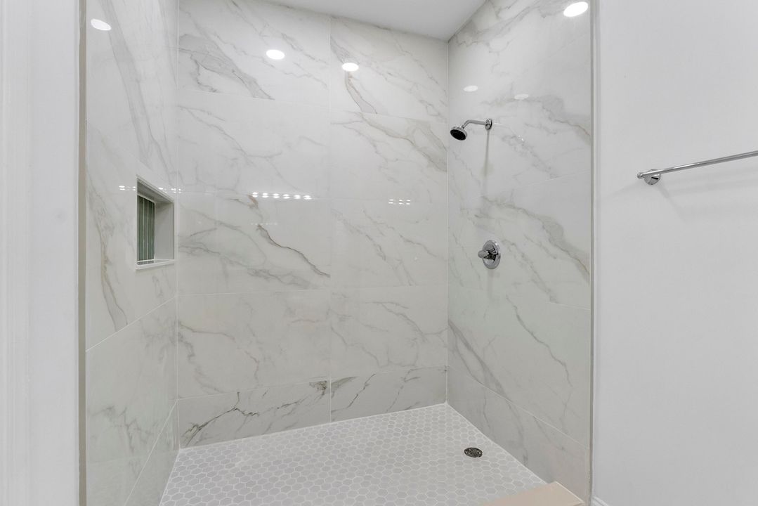 En Venta: $489,999 (2 camas, 2 baños, 1077 Pies cuadrados)