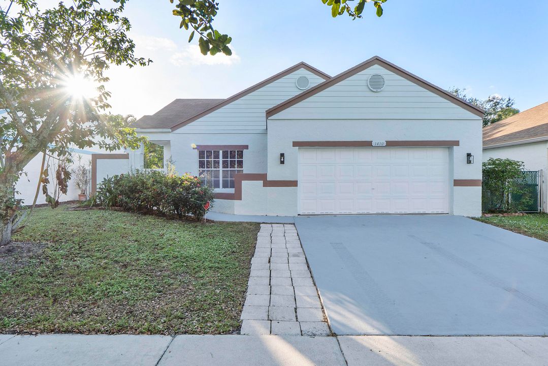 En Venta: $489,999 (2 camas, 2 baños, 1077 Pies cuadrados)