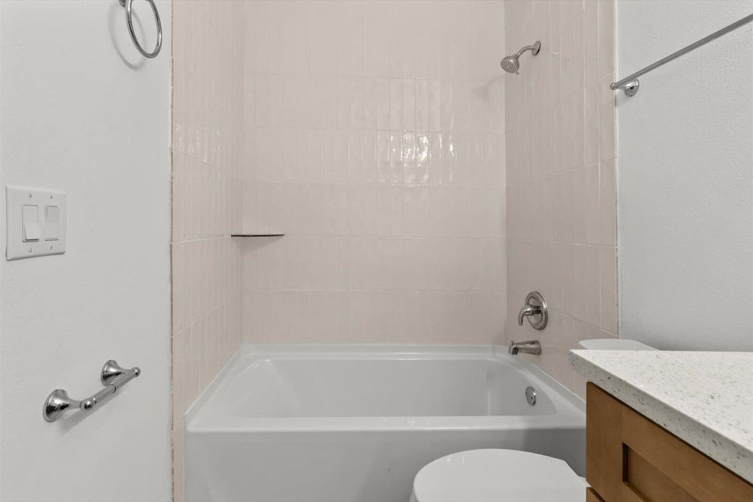 En Venta: $399,999 (3 camas, 2 baños, 1274 Pies cuadrados)