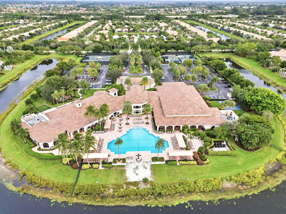 На продажу: $619,999 (4 спален, 2 ванн, 2683 Квадратных фут)