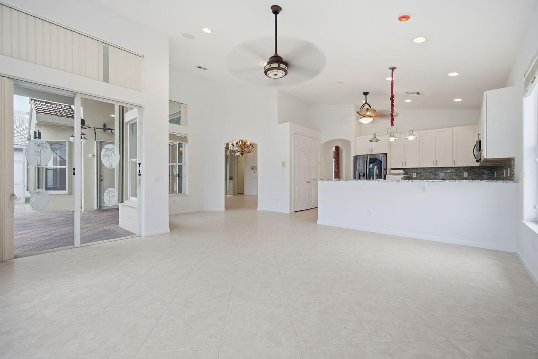 На продажу: $619,999 (4 спален, 2 ванн, 2683 Квадратных фут)