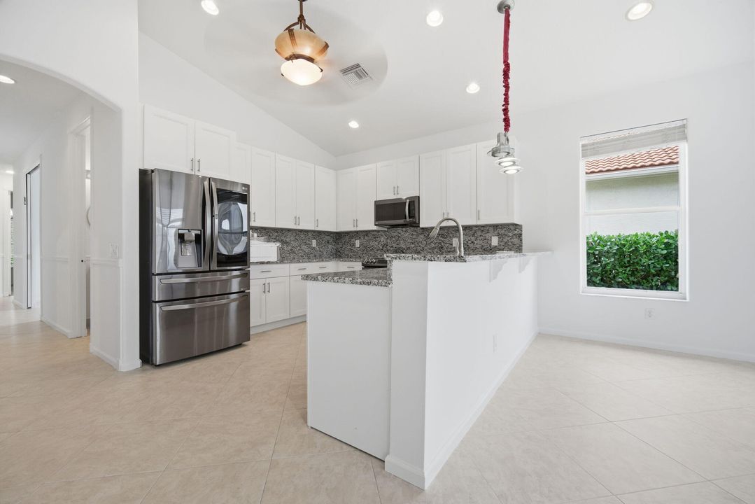 На продажу: $619,999 (4 спален, 2 ванн, 2683 Квадратных фут)