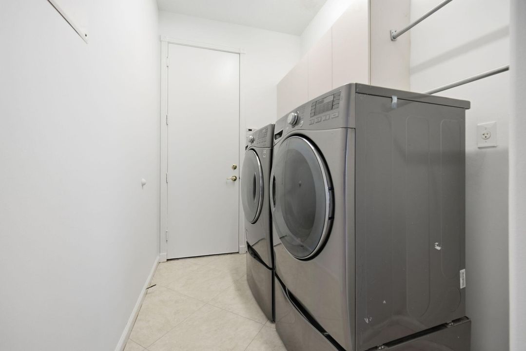 На продажу: $619,999 (4 спален, 2 ванн, 2683 Квадратных фут)