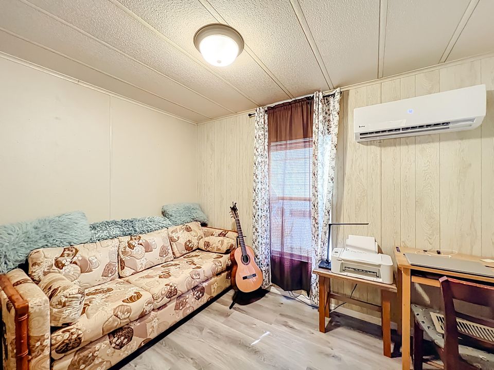 На продажу: $162,000 (2 спален, 2 ванн, 1238 Квадратных фут)