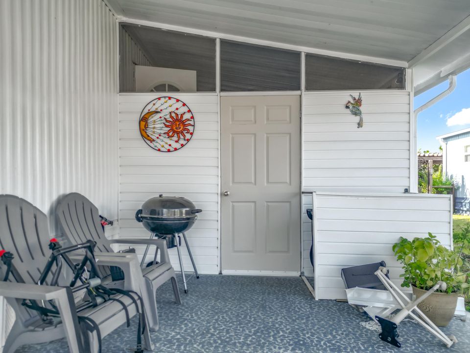 На продажу: $162,000 (2 спален, 2 ванн, 1238 Квадратных фут)