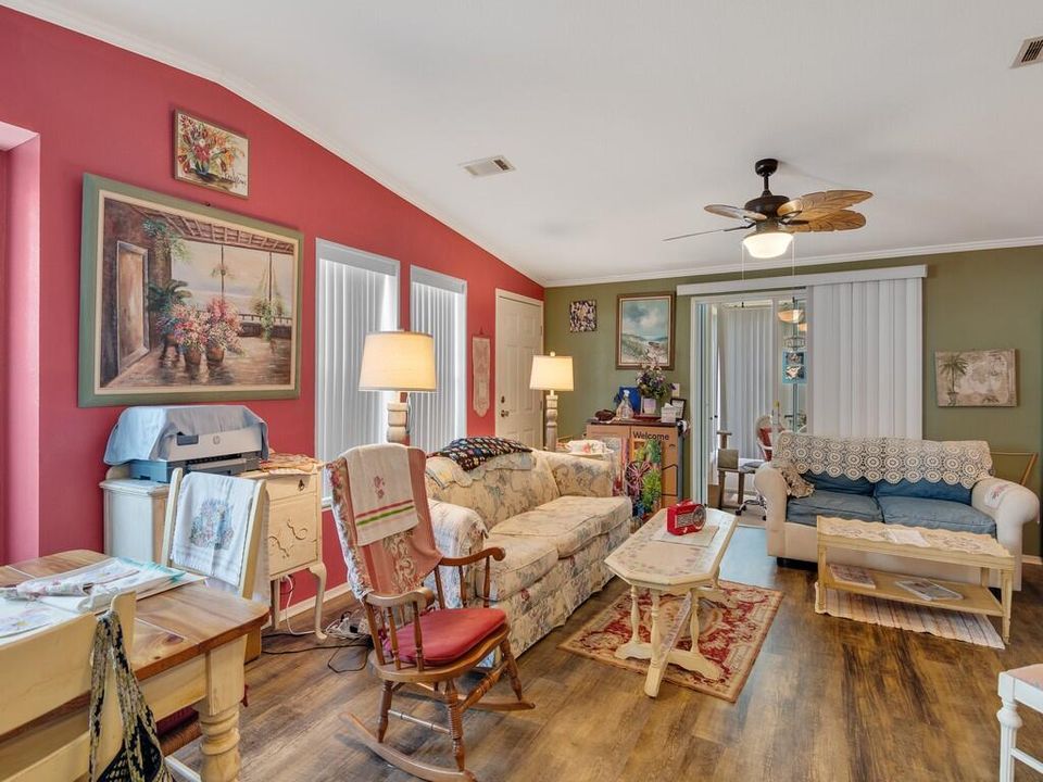 For Sale: $106,000 (2 beds, 2 baths, 1200 Square Feet)