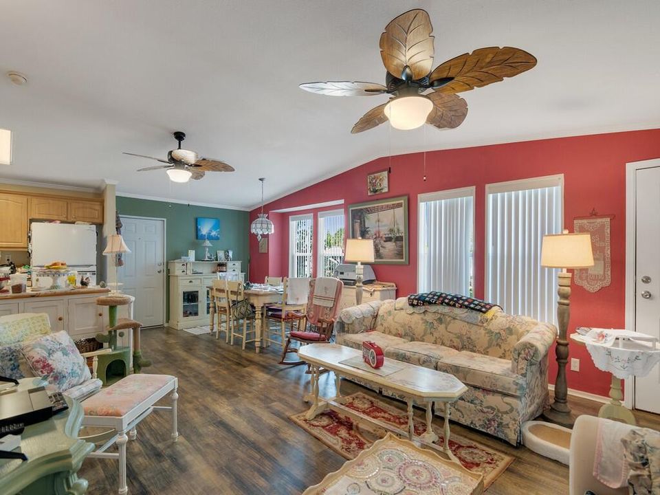 For Sale: $106,000 (2 beds, 2 baths, 1200 Square Feet)