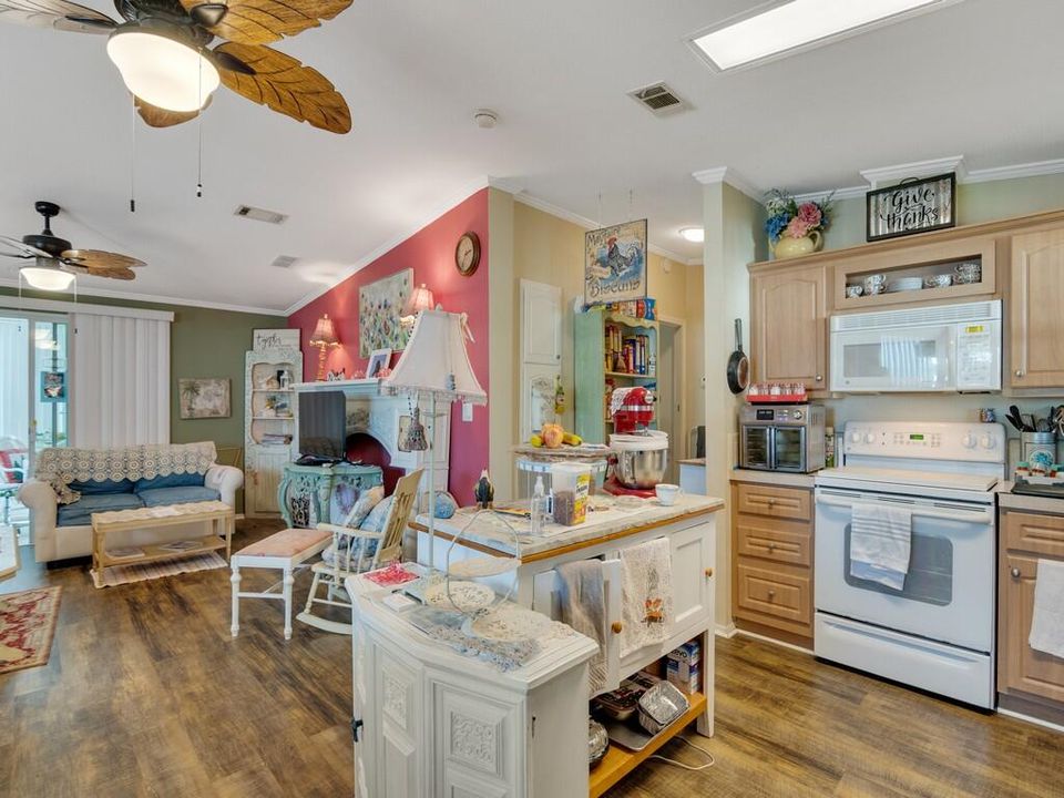 For Sale: $106,000 (2 beds, 2 baths, 1200 Square Feet)