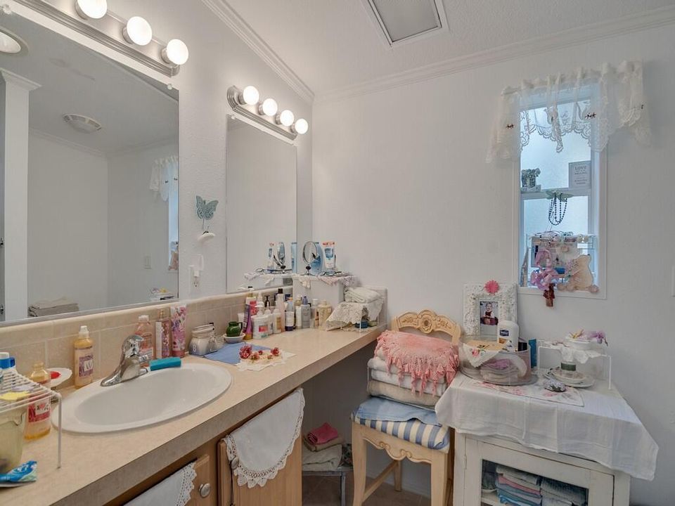 For Sale: $106,000 (2 beds, 2 baths, 1200 Square Feet)