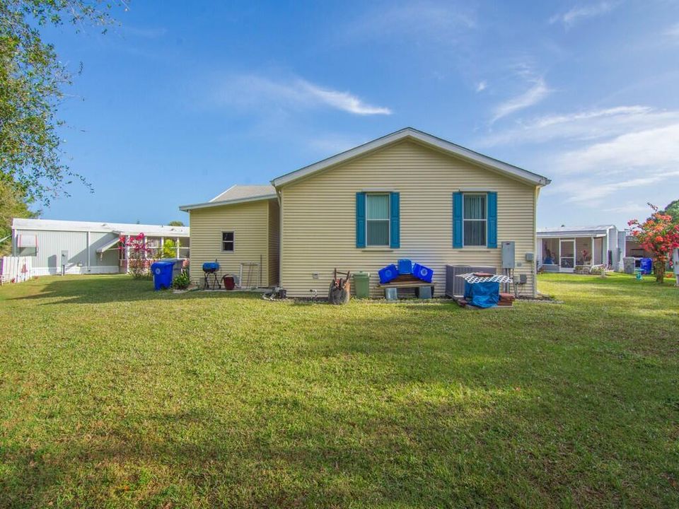 For Sale: $106,000 (2 beds, 2 baths, 1200 Square Feet)