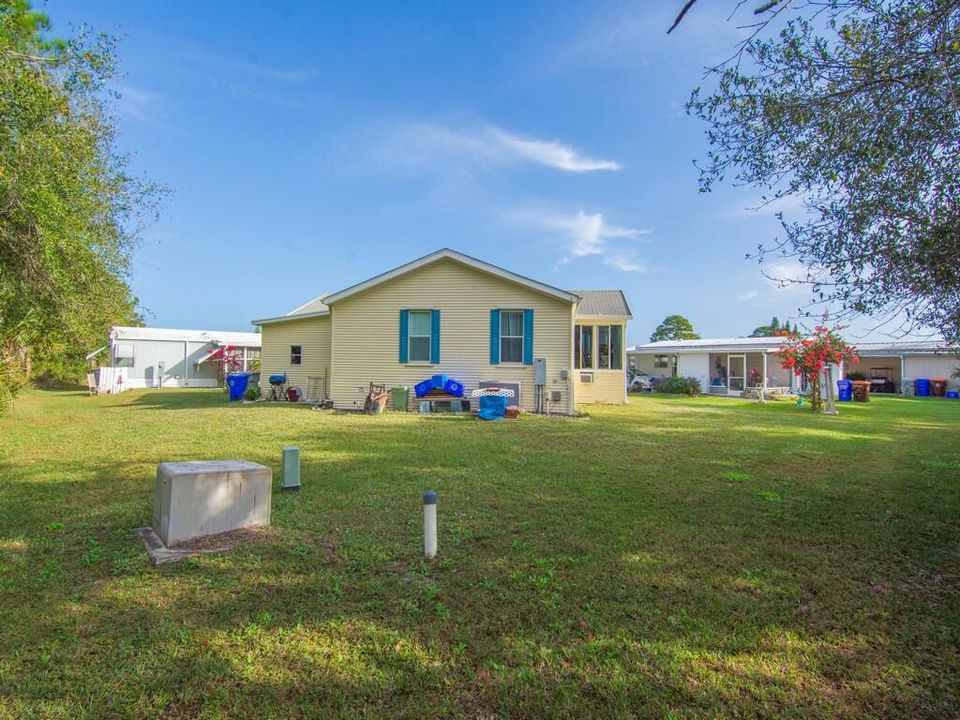 For Sale: $106,000 (2 beds, 2 baths, 1200 Square Feet)