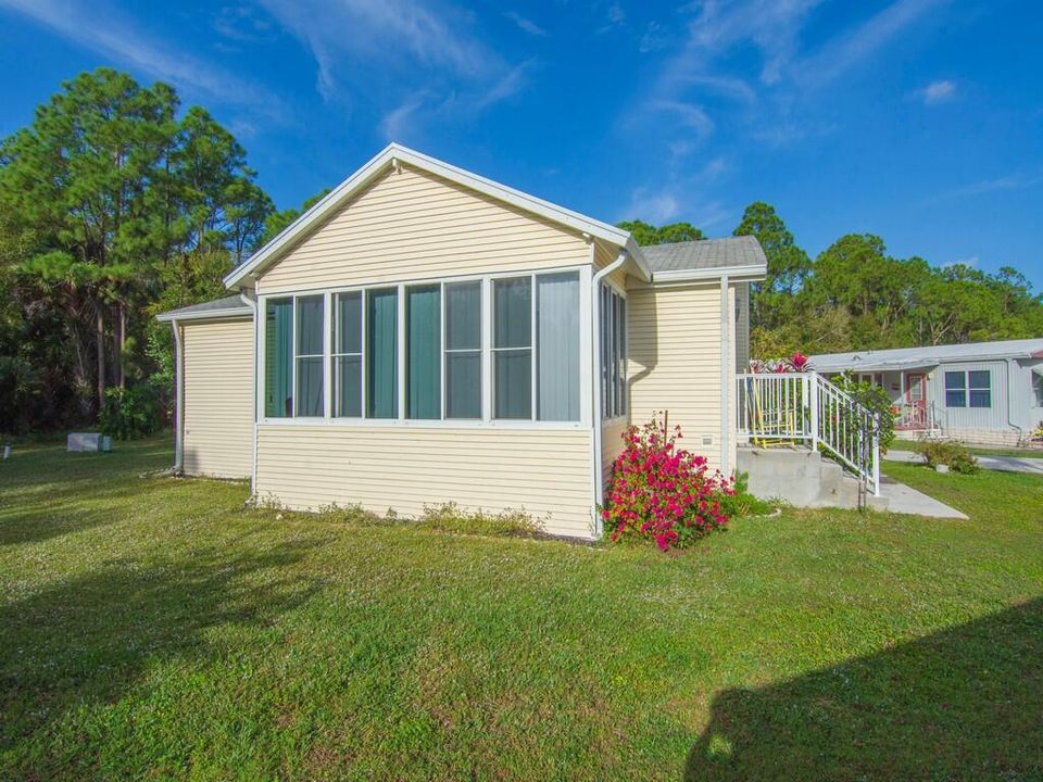 For Sale: $106,000 (2 beds, 2 baths, 1200 Square Feet)