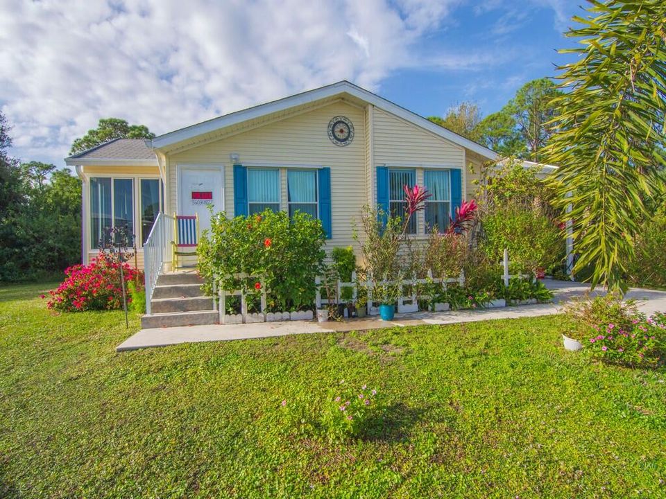 For Sale: $106,000 (2 beds, 2 baths, 1200 Square Feet)