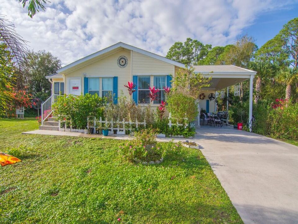 For Sale: $106,000 (2 beds, 2 baths, 1200 Square Feet)