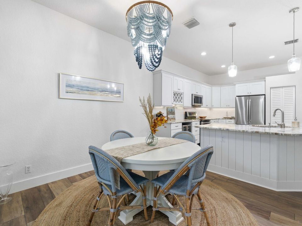 待售: $489,000 (2 贝兹, 2 浴室, 1814 平方英尺)