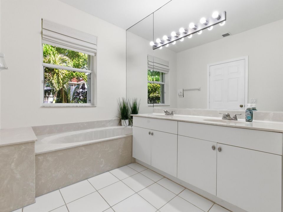 待售: $489,000 (2 贝兹, 2 浴室, 1814 平方英尺)