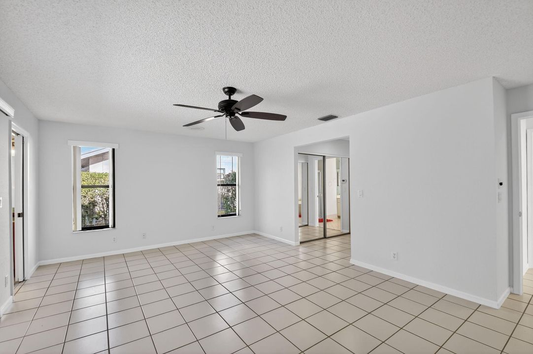 En Venta: $787,000 (3 camas, 3 baños, 2113 Pies cuadrados)