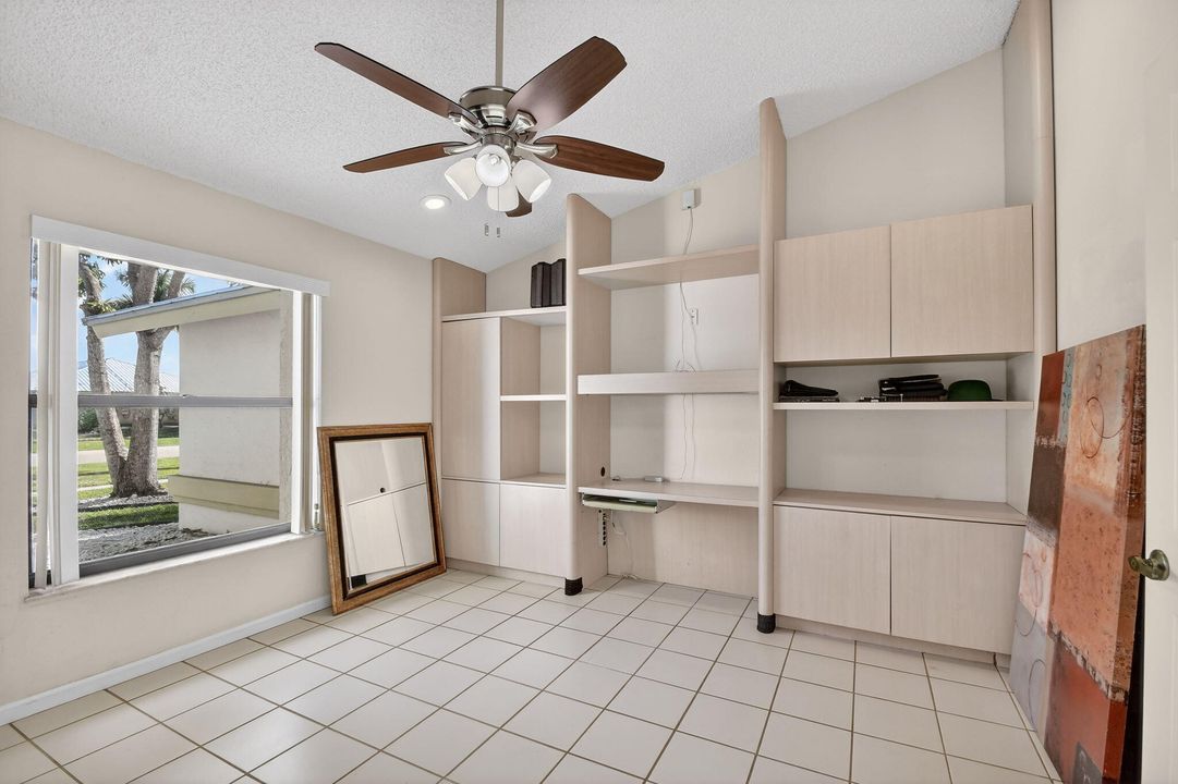 En Venta: $787,000 (3 camas, 3 baños, 2113 Pies cuadrados)